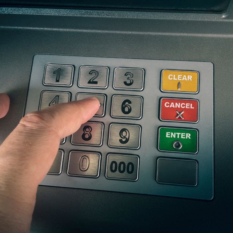 Inconstitucionalidad en el bloqueo de cuentas bancarias por parte de la UIF